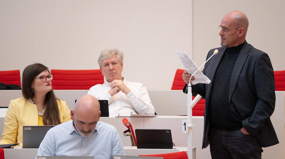 Die SPD fordert vom BSW ein Treuebekenntnis der Landtagsfraktion zur Koalition (Archivbild). / Foto: Soeren Stache/dpa