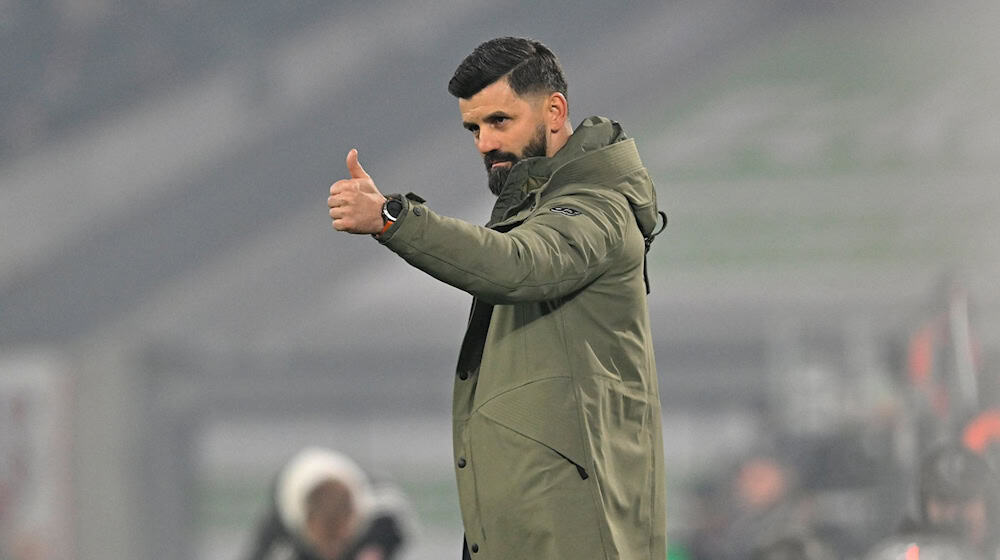 Will mit Schalke zurück in die Bundesliga: Trainer Miron Muslic (Archivbild).  / Foto: Anke Waelischmiller/dpa