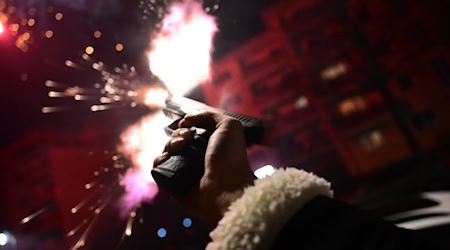 Unter den 725 Verdächtigen der Silvesternacht waren auch zahlreiche Jugendliche. (Archivbild) / Foto: Sebastian Christoph Gollnow/dpa