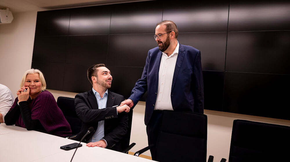 Brandenburgs SPD-Generalsekretär Kurt Fischer zeigt sich zuversichtlich angesichts des Beginns der Koalitionsverhandlungen mit der CDU (Archivbild). / Foto: Fabian Sommer/dpa