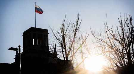 Eine Deutsch-Ukrainerin soll für einen Mitarbeiter in der russischen Botschaft in Berlin Informationen beschafft haben.  / Foto: Christoph Soeder/dpa