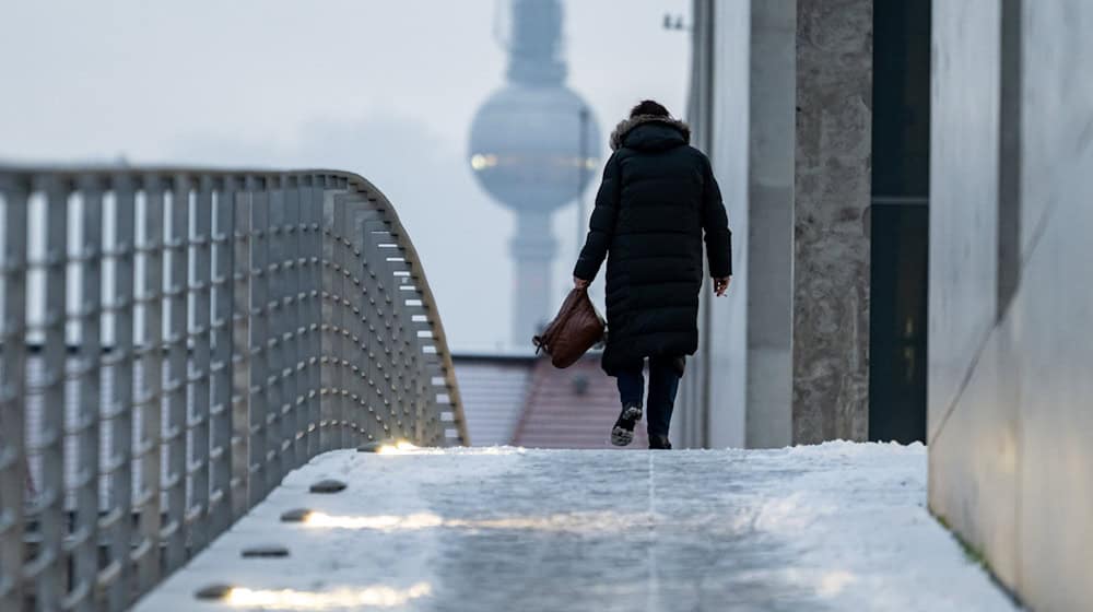 Stürmischer Wind, Schnee- und Graupelschauer sorgen am Wochenende in Berlin und Brandenburg für winterliche Verhältnisse. (Archivbild) / Foto: Fabian Sommer/dpa