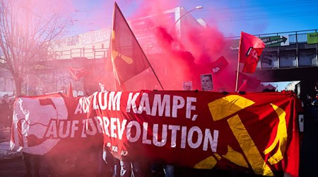 Tausende beteiligen sich an der Demonstration in Berlin. / Foto: Christophe Gateau/dpa