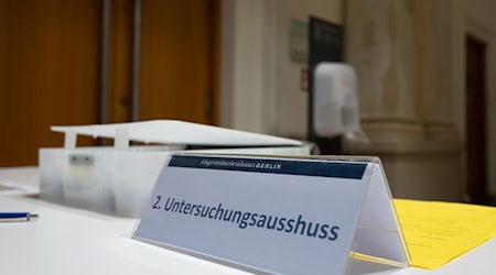 Der Untersuchungsausschuss zur Vergabe von Fördermitteln durch die Berliner Kulturverwaltung will mit seiner Arbeit schnell vorankommen.   / Foto: Markus Lenhardt/dpa
