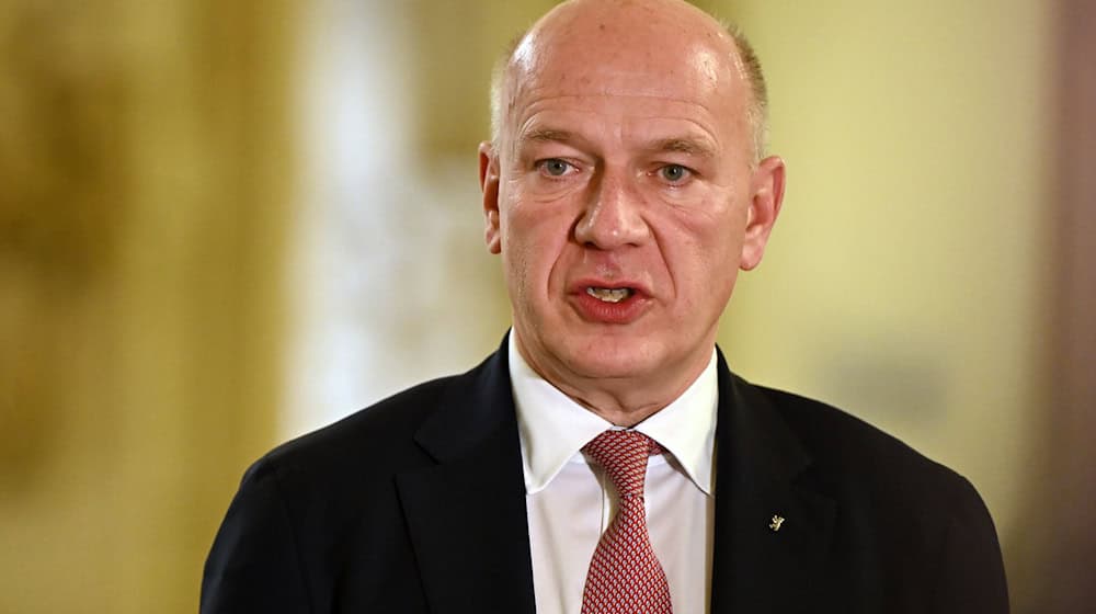 Viele Berliner blicken kritisch auf die Arbeit des Regierenden Bürgermeisters Kai Wegner. (Archivfoto)  / Foto: Lilli Förter/dpa