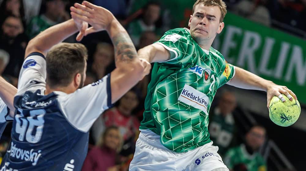 Eigengewächs Max Beneke verlässt die Füchse Berlin im Sommer. (Archivbild) / Foto: Andreas Gora/dpa