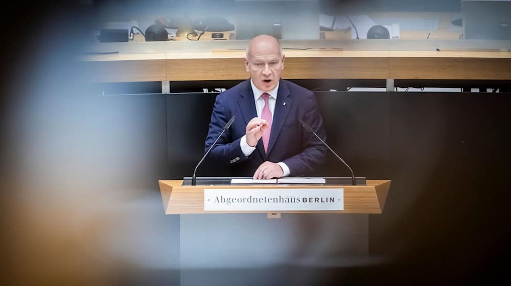 Nach der Regierungserklärung von Kai Wegner (CDU) im Abgeordnetenhaus wird eine kontroverse Debatte erwartet. (Archivbild) / Foto: Christoph Soeder/dpa