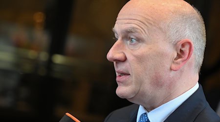 Berlins Regierungschef Wegner steht in der Kritik. / Foto: Jens Kalaene/dpa