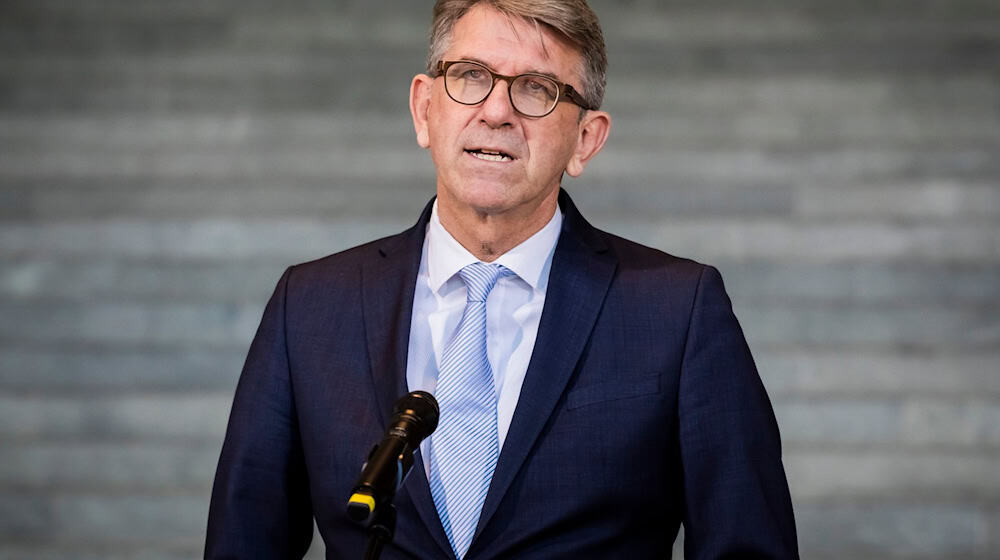 Kulturstaatsminister Wolfram Weimer sieht Chancen auf eine Demokratisierung in Venezuela. (Archivbild) / Foto: Christoph Soeder/dpa