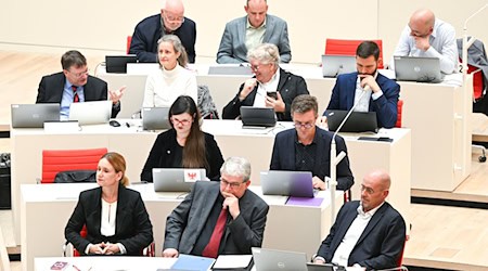 Ein lang andauernder Streit in der Brandenburger BSW-Landtagsfraktion bringt die Koalition immer stärker in Bedrängnis. (Archivbild) / Foto: Jens Kalaene/dpa