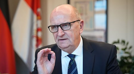 Dietmar Woidke hält seit einigen Jahren als Ministerpräsident eine Neujahrsansprache. (Archivbild) / Foto: Soeren Stache/dpa