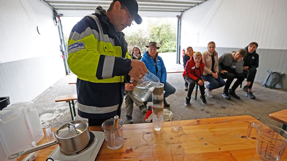 Kenntnisse für einfache Selbsthilfe-Tricks können über Krisenzeiten helfen. (Archivfoto) / Foto: Uwe Lein/dpa