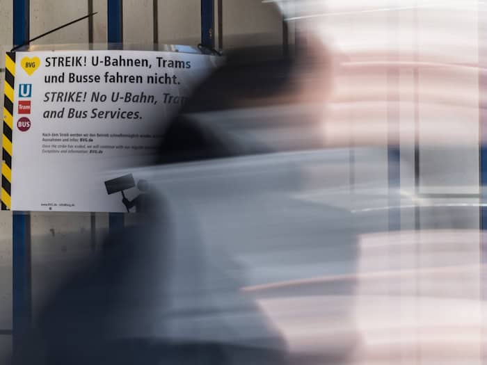 Bei den Berliner Verkehrsbetrieben (BVG) steht der nächste Warnstreik an – diesmal läuft der Ausstand 48 Stunden. / Foto: Sebastian Gollnow/dpa