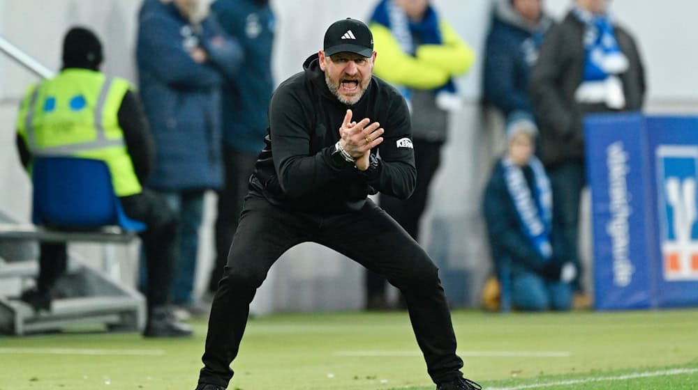 Der Trainer sprach über seine Emotionen an der Seitenlinie. (Archivbild) / Foto: Uwe Anspach/dpa