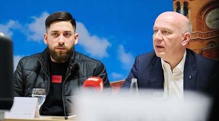 Hatun Sürücü 21 Jahre nach Mord: Sohn mahnt in Berlin zu offener Debatte über 'Ehrenmorde'