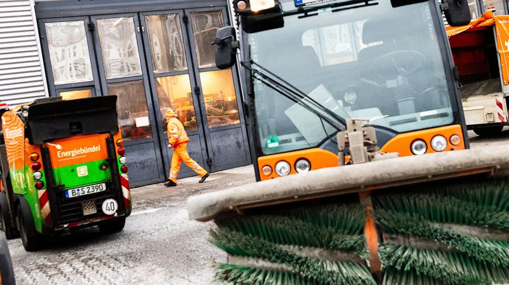 Die Winterdienste haben im Januar alle Hände voll zu tun. (Archivbild) / Foto: Carsten Koall/dpa