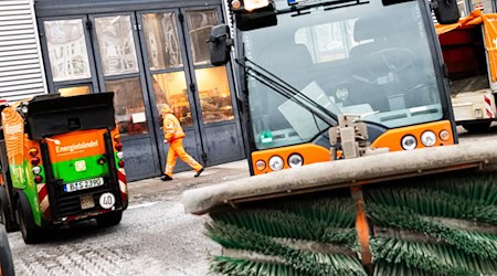 Die Winterdienste haben im Januar alle Hände voll zu tun. (Archivbild) / Foto: Carsten Koall/dpa