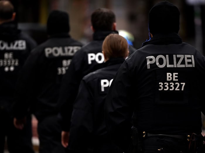 «Angesichts der aktuellen Entwicklung im Nahen Osten beobachten wir die Lage sehr genau und stehen in engem Austausch mit den zuständigen Sicherheitsbehörden», sagte eine Sprecherin der Polizei Berlin. (Symbolbild) / Foto: Lilli Förter/dpa