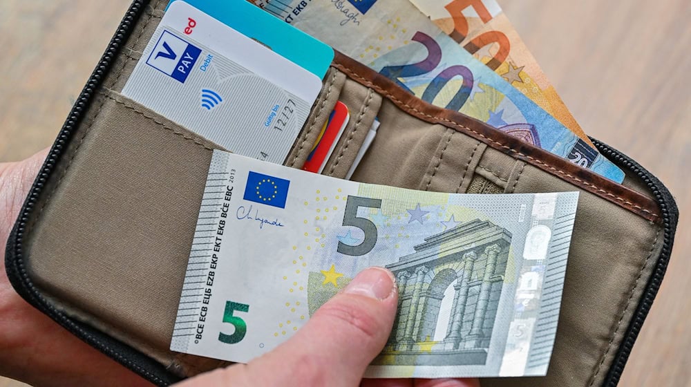 Brandenburg hatte im vergangenen Jahr die geringsten Azubi-Gehälter im Osten. (Symbolbild) / Foto: Patrick Pleul/dpa