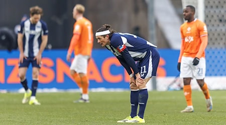 Am Ende gab es wieder keinen Sieg für die Berliner. / Foto: Andreas Gora/dpa