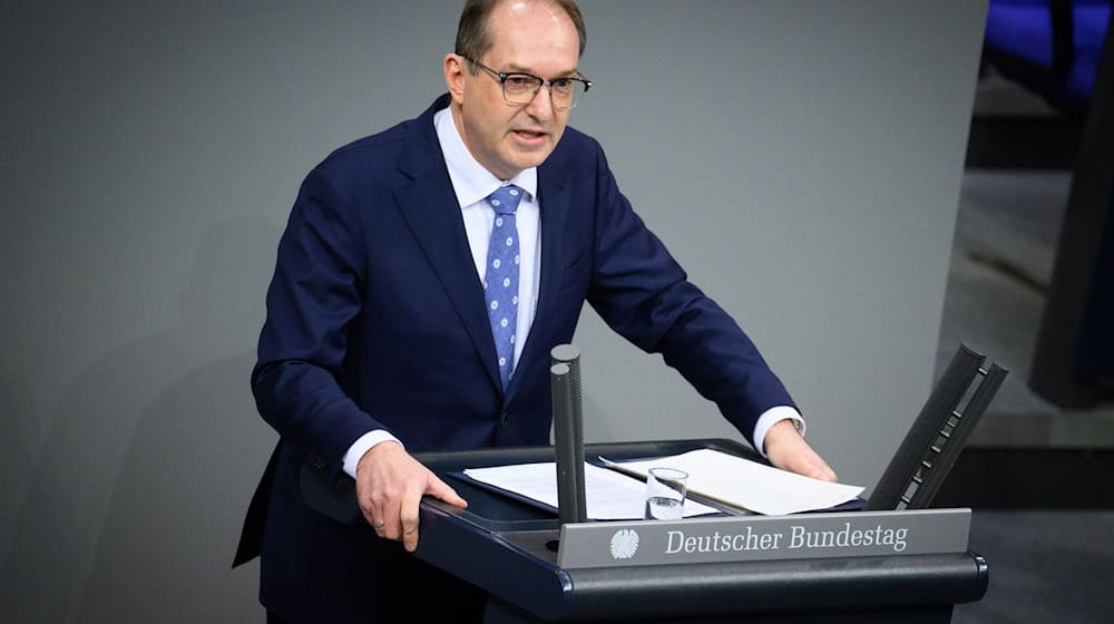 Bundesinnenminister Alexander Dobrindt (CSU) im Deutschen Bundestag. (Archivbild)  / Foto: Bernd von Jutrczenka/dpa
