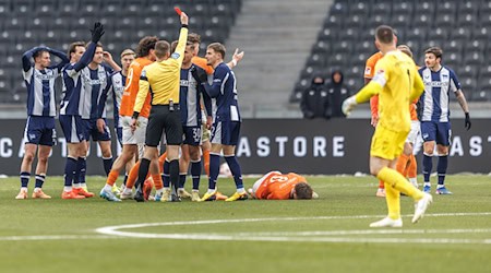 Der Pole war vom Platz gestellt worden. / Foto: Andreas Gora/dpa