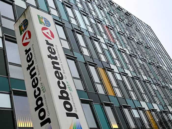 In Berlin ist die Arbeitslosigkeit im Vergleich zu Januar leicht gesunken. (Symbolbild) / Foto: Jens Kalaene/dpa