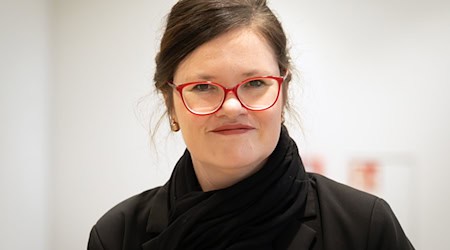 Vom BSW zur SPD:  Die Landtagsabgeordnete Jouleen Gruhn wechselt die Partei – nach Streit innerhalb des BSW und dem Koalitionsbruch. / Foto: Soeren Stache/dpa