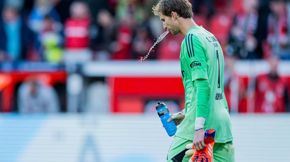 Union Berlins Torwart Frederik Rönnow kassierte in den letzten vier Spielen zehn Gegentore. (Archivbild) / Foto: Rolf Vennenbernd/dpa