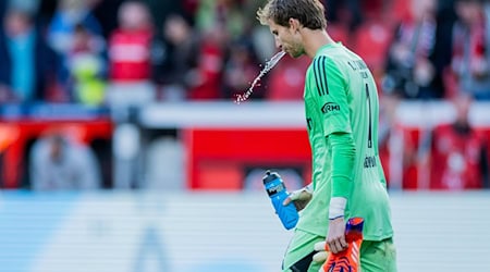 Union Berlins Torwart Frederik Rönnow kassierte in den letzten vier Spielen zehn Gegentore. (Archivbild) / Foto: Rolf Vennenbernd/dpa