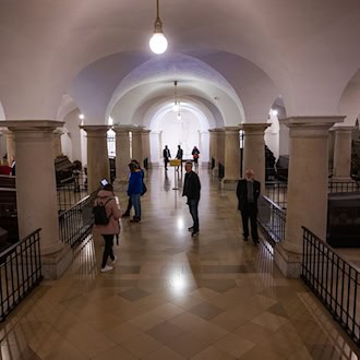 So sah die Hohenzollerngruft im Berliner Dom 2020 vor der Sanierung aus. (Archivbild)  / Foto: Christophe Gateau/dpa