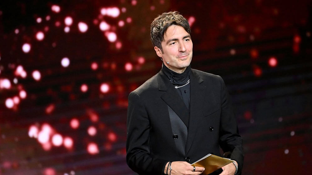 Ilker Çatak wurde mit seinem Film «Das Lehrerzimmer» für einen Oscar nominiert. (Archivbild) / Foto: Sebastian Christoph Gollnow/dpa