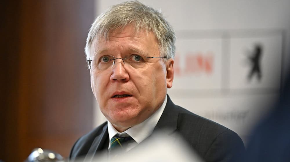 Stephan Bröchler ist seit 2022 Landeswahlleiter in Berlin. / Foto: Elisa Schu/dpa