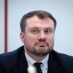 Der brandenburgische Wirtschaftsminister Daniel Keller ist gar nicht einverstanden mit Kürzungen bei Integrationskursen. (Archivbild) / Foto: Soeren Stache/dpa