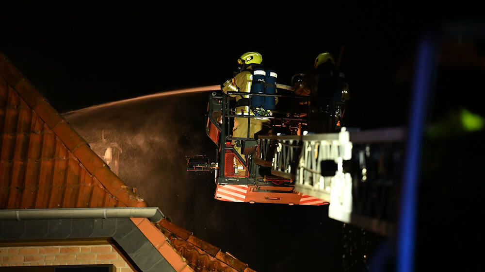 Ein 28-Jähriger steht nach einem tödlichen Brand wegen zweifachen Mordes und vierfachen Mordversuchs vor Gericht. (Foto Archiv)  / Foto: Annette Riedl/dpa