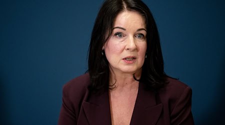 Britta Müller will die Pflegeversicherung solidarischer gestalten. (Archivbild) / Foto: Fabian Sommer/dpa