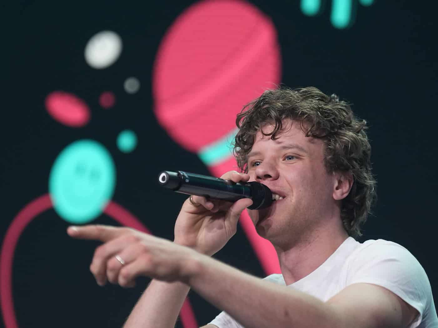 Zartmann konnte den Preis nicht selbst entgegennehmen. Er hatte einen Tour-Auftritt in Bayern. (Archivbild) / Foto: Marcus Brandt/dpa