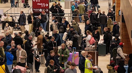 Flugbetrieb am BER nach Eisregen wieder angelaufen – viele Ausfälle und Verspätungen