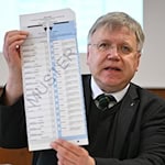 Bei der Wahl zum Abgeordnetenhaus gibt es diesmal einen Stimmzettel.   / Foto: Elisa Schu/dpa