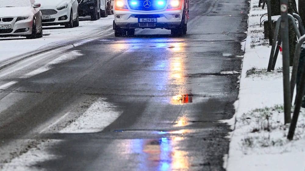 An der Charité ist seit Jahresbeginn ein zusätzlicher OP-Saal in Betrieb. (Archivbild). / Foto: Jens Kalaene/dpa
