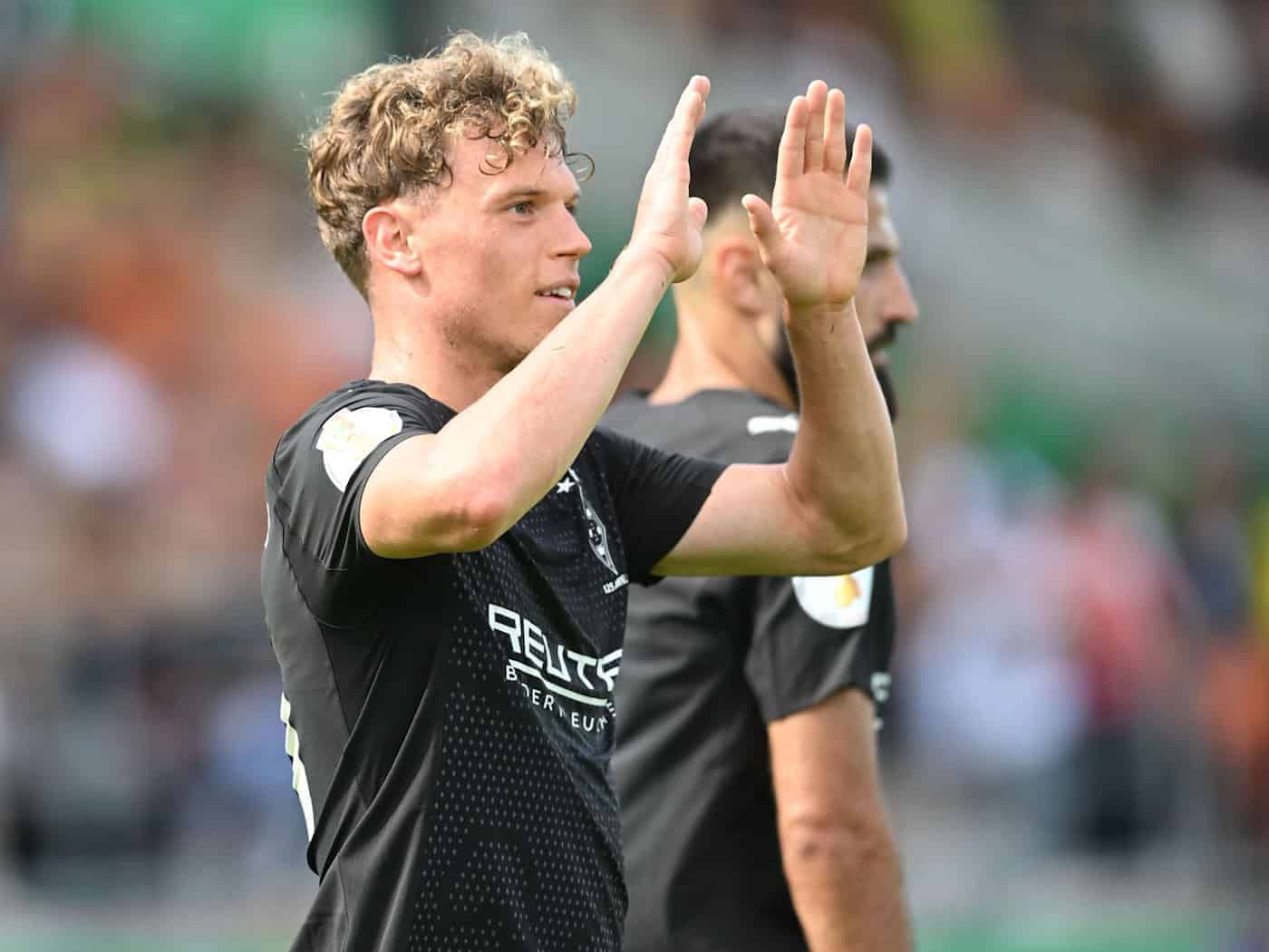 Gladbachs Offensivspieler Hack steht wieder im Mannschaftstraining, ein Einsatz kommt aber noch zu früh. (Archivbild) / Foto: Carmen Jaspersen/dpa