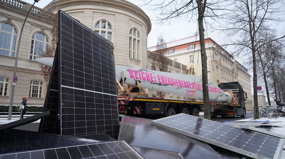 Katherina Reiche (CDU) plant Reformen beim Ausbau der Stromnetze und der erneuerbaren Energien.  / Foto: Manuel Genolet/dpa