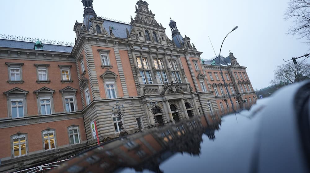 Der Prozess gegen die mutmaßlichen Mitglieder einer rechtsextremistischen Terrorzelle soll im Hamburger Strafjustizgebäude stattfinden. (Archivbild) / Foto: Marcus Brandt/dpa