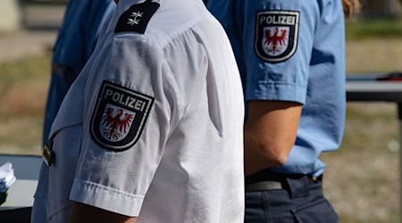 Zwei Polizeianwärter sind entlassen worden. (Symbolbild) / Foto: Paul Zinken/dpa