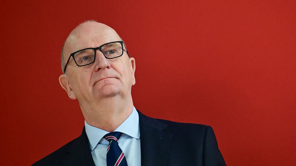 Brandenburgs Ministerpräsident Dietmar Woidke (SPD) ist voraussichtlich bald dienstältester Regierungschef in Deutschland (Archivbild). / Foto: Sebastian Christoph Gollnow/dpa