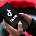 Soll für Kinder- und Jugendliche ab einem bestimmten Alter die Nutzung von Social-Media-Plattformen taub sein? / Foto: Jan Woitas/dpa