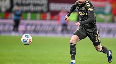 Fragezeichen stehen hinter einem Einsatz von Oliver Burke in Hamburg. (Archivbild) / Foto: Harry Langer/dpa