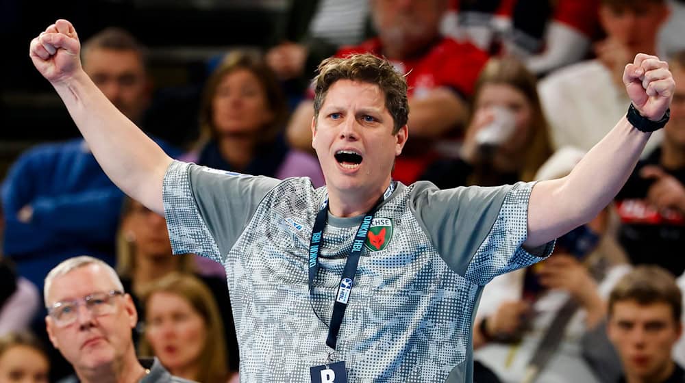 Füchse-Trainer Nicolej Krickau freut sich über das Weiterkommen in der Champions League. (Archivbild) / Foto: Frank Molter/dpa