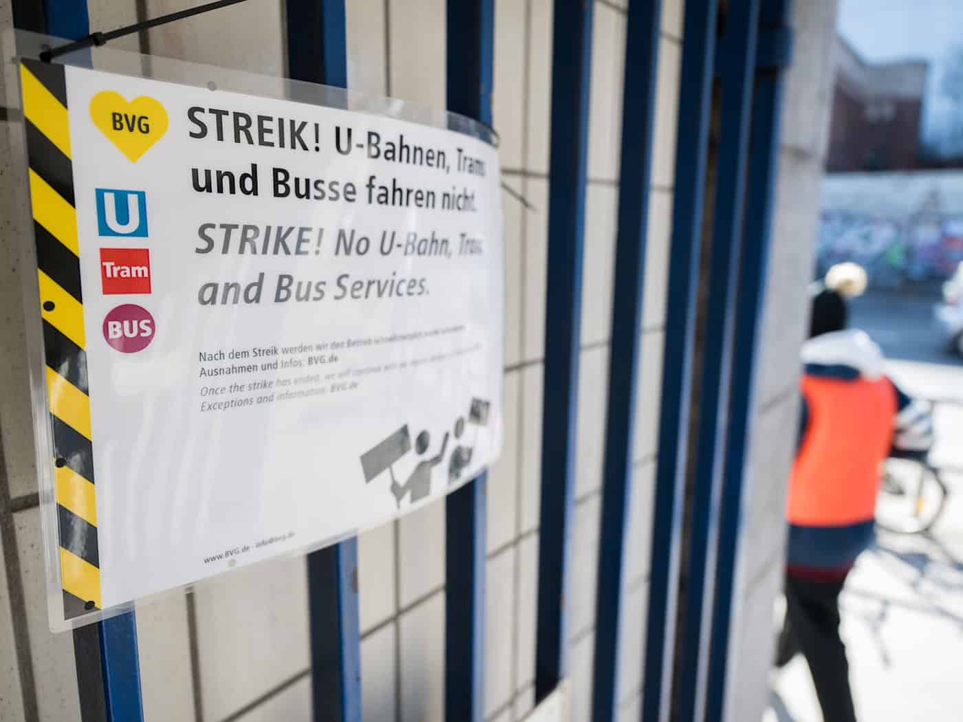 Die Gewerkschaft Verdi hat zum zweiten Warnstreik im Berliner Nahverkehr im Tarifstreit mit den Berliner Verkehrsbetrieben aufgerufen. (Archivbild) / Foto: Sebastian Gollnow/dpa