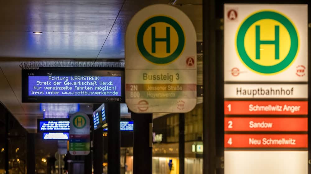 In Brandenburg sorgt ein Verdi-Warnstreik für Behinderungen im Nahverkehr. / Foto: Frank Hammerschmidt/dpa